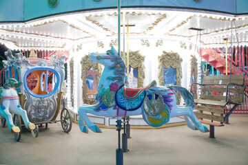 夜の回転木馬 © Paylessimages