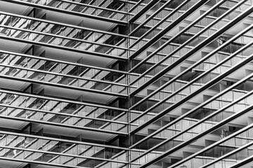 detalhes de pr&eacute;dio com sacada em vidro