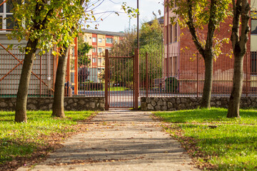 The entrance between the park to the school