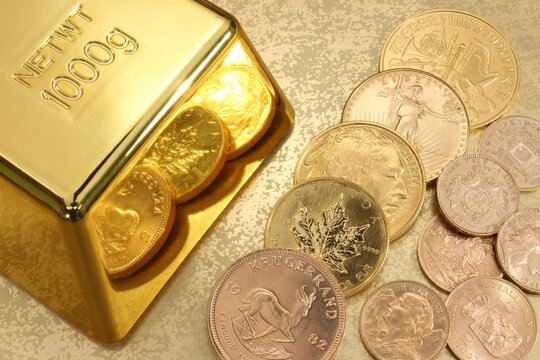 Lingot et pi&egrave;ces d&rsquo;or de diff&eacute;rents pays 
