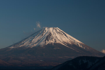 Fototapeta premium 本栖湖からの富士山
