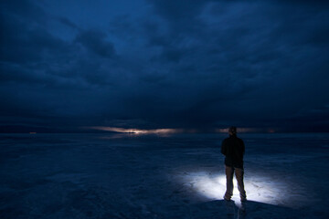 Fototapeta premium silhouette of a person on the salar