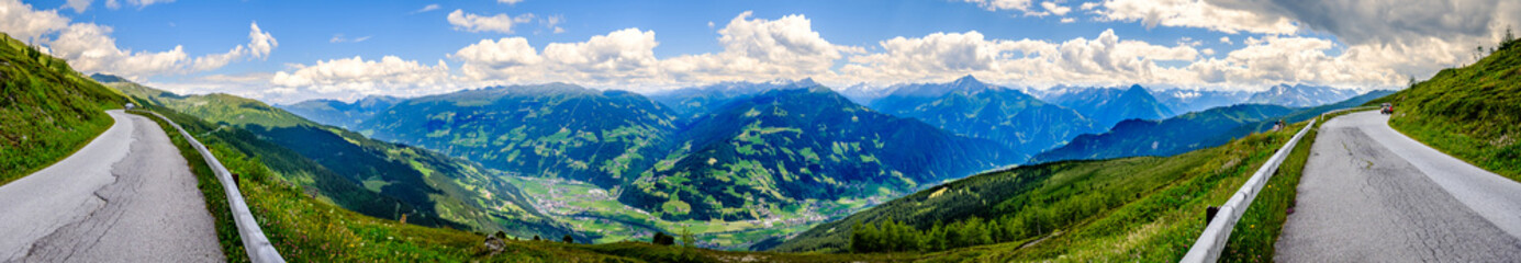Fototapeta na wymiar landscape at the zillertal in austria