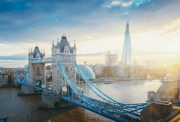 Tower Bridge in London, Großbritannien © Iakov Kalinin