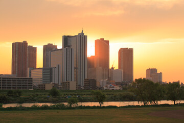 Obraz premium 武蔵小杉の再開発の夕景