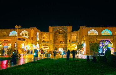 The old gates to Isfahan bazaar, Iran © efesenko