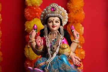 Obraz premium Idol worshipping of Hindu Goddess Lakshmi - Lakshmi Puja is a Hindu religious festival