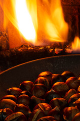 Sartén de castañas al fuego