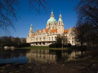 Fototapeta premium Panorama of New City Hall in Hannover in a beautiful summer day, Germany 