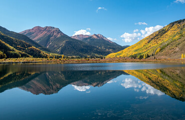 Obraz premium mountain reflection