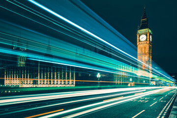 Fototapeta na wymiar Big Ben and lights of the cars passing by