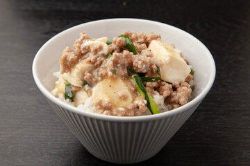 豆腐とひき肉のそぼろあんかけ丼