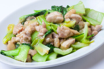 鳥肉とチンゲン菜の炒め物