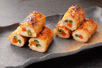 インゲンと人参の鶏つくね包み焼き