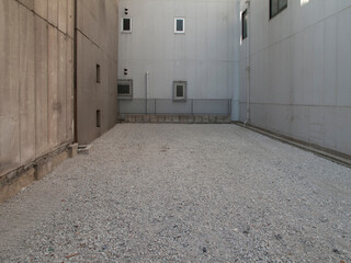 ビル間の空地 © Paylessimages