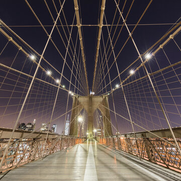 USA, New York, New York City, Brooklyn Bridge at night