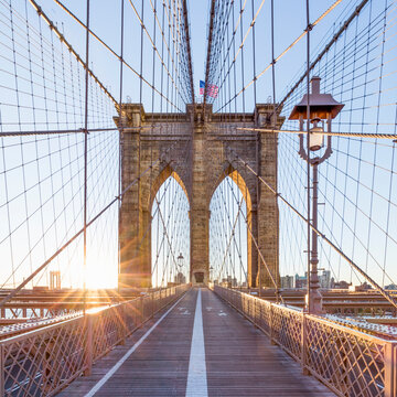 USA, New York, New York City, Brooklyn Bridge at sunset