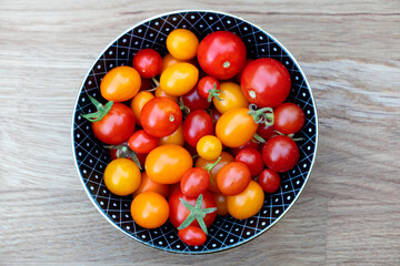Bowl of fresh ripe tomatoes