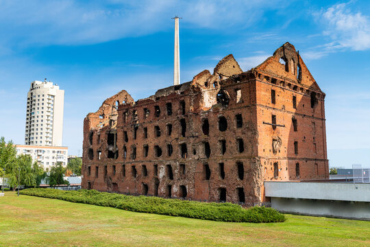 Russia, Volgograd Oblast, Volgograd, Ruined building at State Historical and Memorial Preserve Battle of Stalingrad
