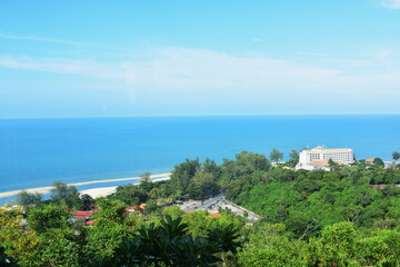 Fototapeta premium Natural views with the sea and mountains of Songkhla seen from the top of the mountain.