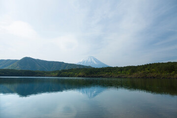 西湖と富士山