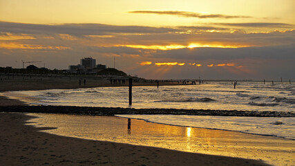 Fototapeta premium Goldene Stunde auf Norderney