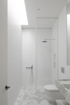 minimalist bathroom