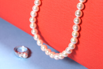 パールのネックレスと指輪