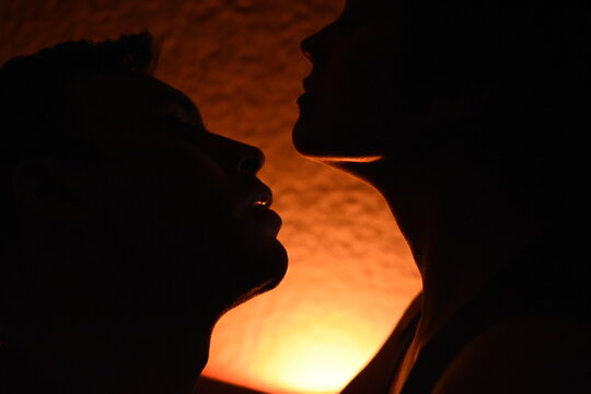 silueta de pareja 