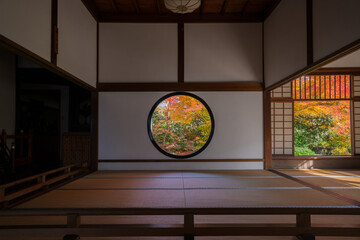 京都　源光庵の紅葉　悟りの窓と迷いの窓