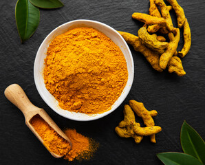 Turmeric powder and dry roots