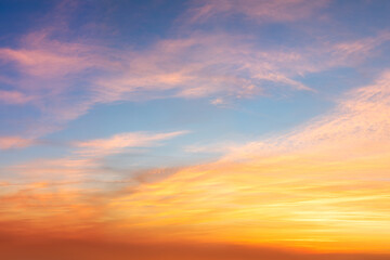 Obraz premium Real sunrise sundown sky with gentle colorful clouds