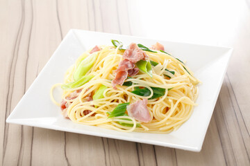 生ハムと九条ネギのパスタ