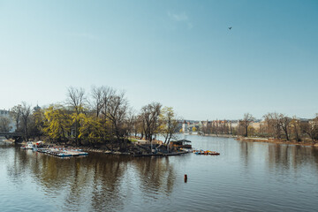 Fototapeta na wymiar boats on the river Prague