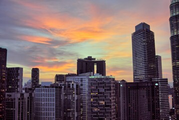 Obraz premium city skyline at sunset