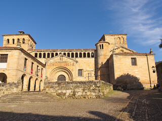 Naklejka premium The collegiate church of Santa Juliana de Santillana del Mar,