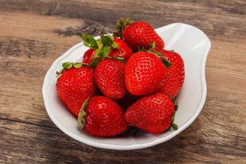 Sweet strawberry in the bowl