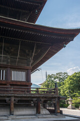 本堂右奥の美しい屋根