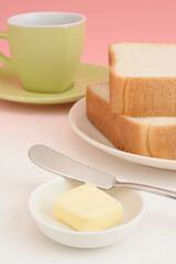 食パンに添えられたバター