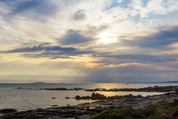 Fototapeta premium Backlight on the rocky coast