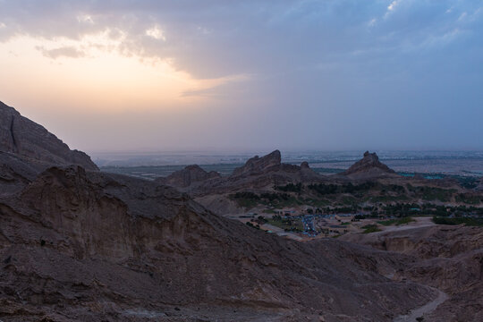 アラブ首長国連邦 UAE アル・アインのハフィート山からの眺め © pespiero