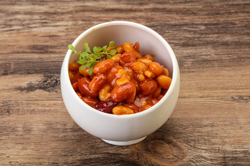 Baked kidney in tomato sauce