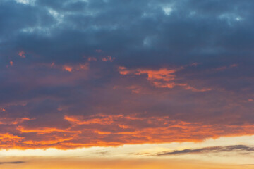 Obraz premium Beautiful background with evening sky