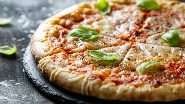 Margarita Pizza With Fresh Basil