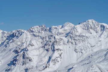 Fototapeta na wymiar Scenic view of snowcapped mountains against sky