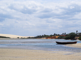 Fototapeta na wymiar Barco na praia - Jericoacoara - Ceará - Brasil