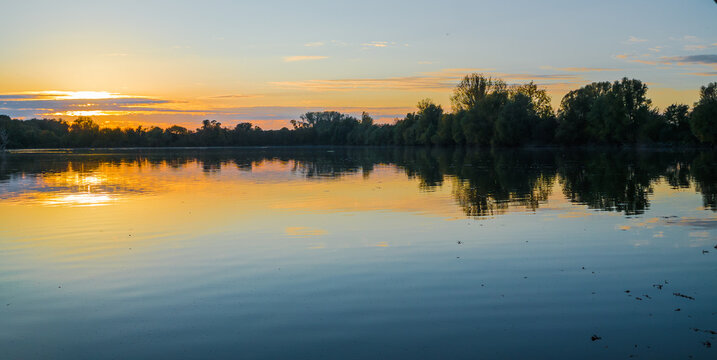  Sonnenuntergang am Koldinger Seen. Hannover Laatzen Germany. © Emil Lazar