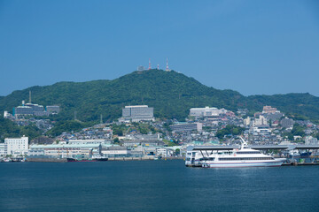 Fototapeta na wymiar 稲佐山と長崎港
