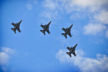 Fototapeta na wymiar Fighter Jets in Flight