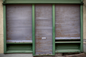 Fototapeta na wymiar closed, abandoned shop in the city